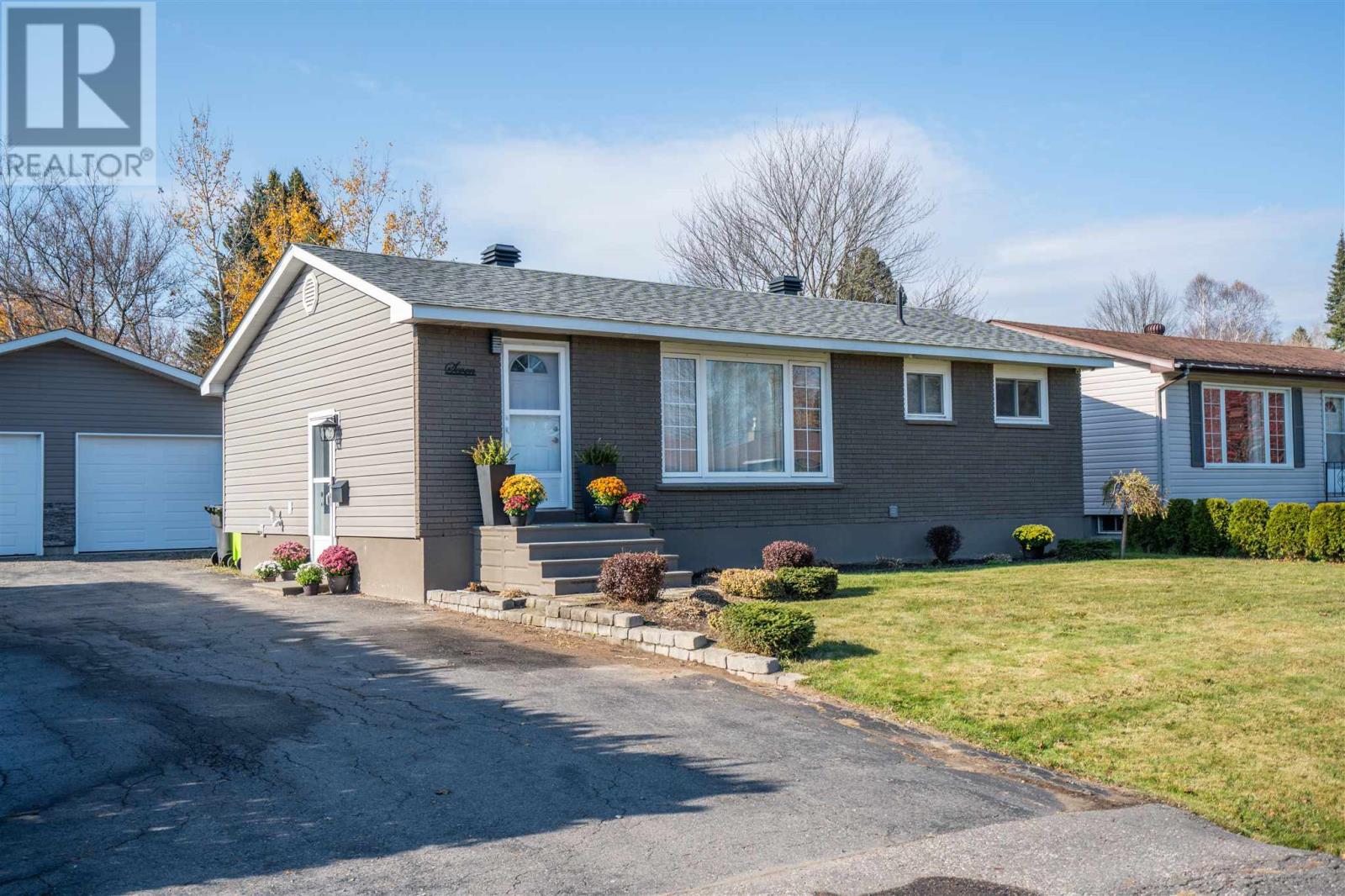 7 East Braemar BAY