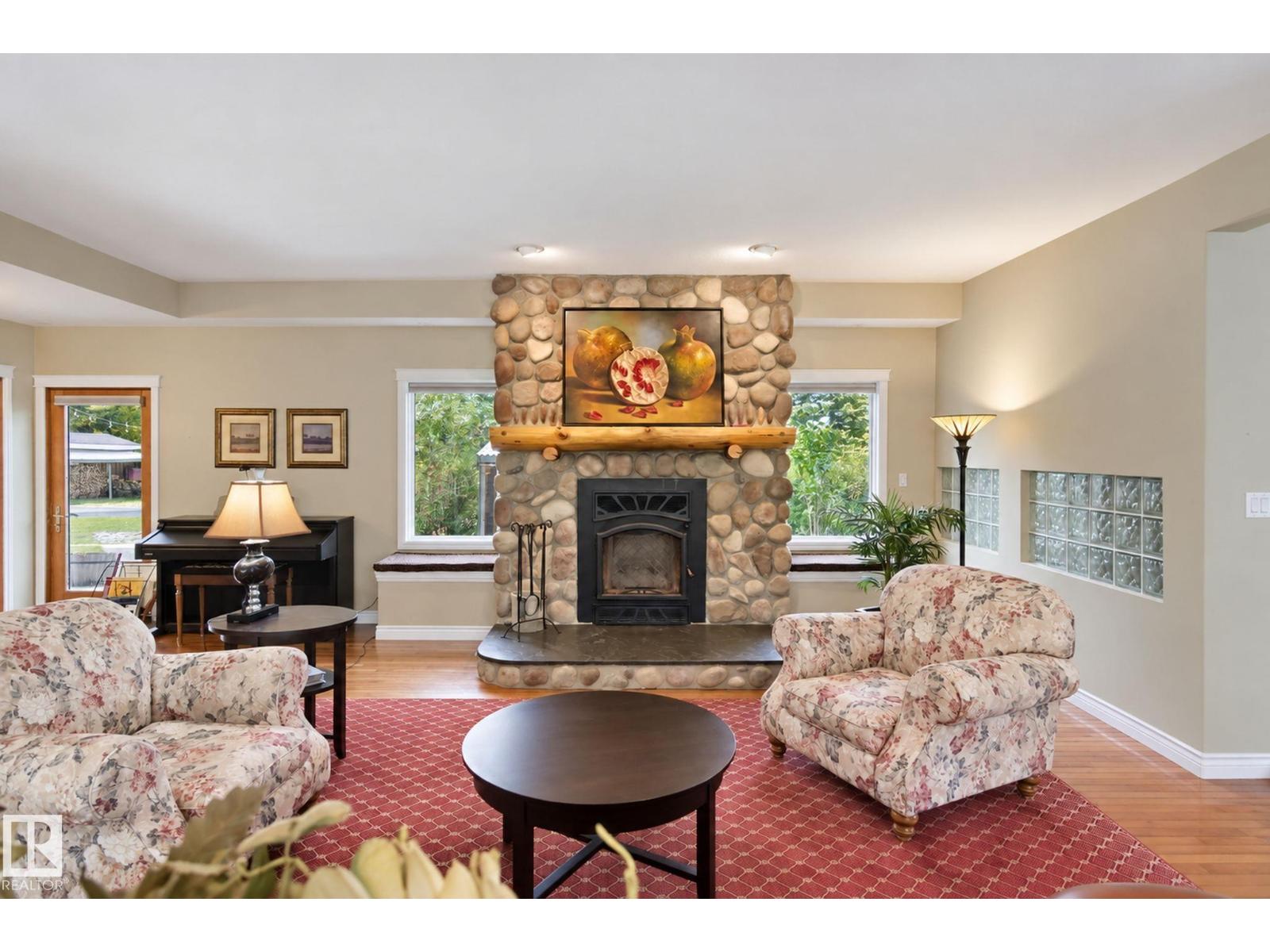 6 ROSENTHAL WY