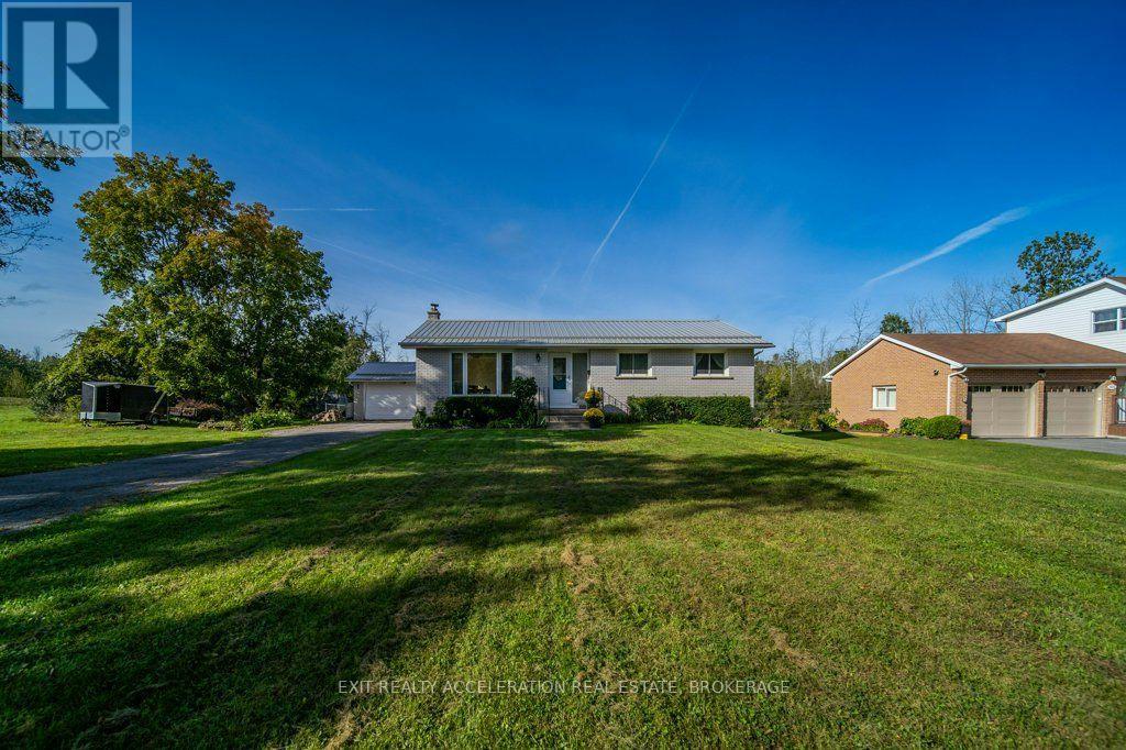504 CORONATION BOULEVARD - Photo 2