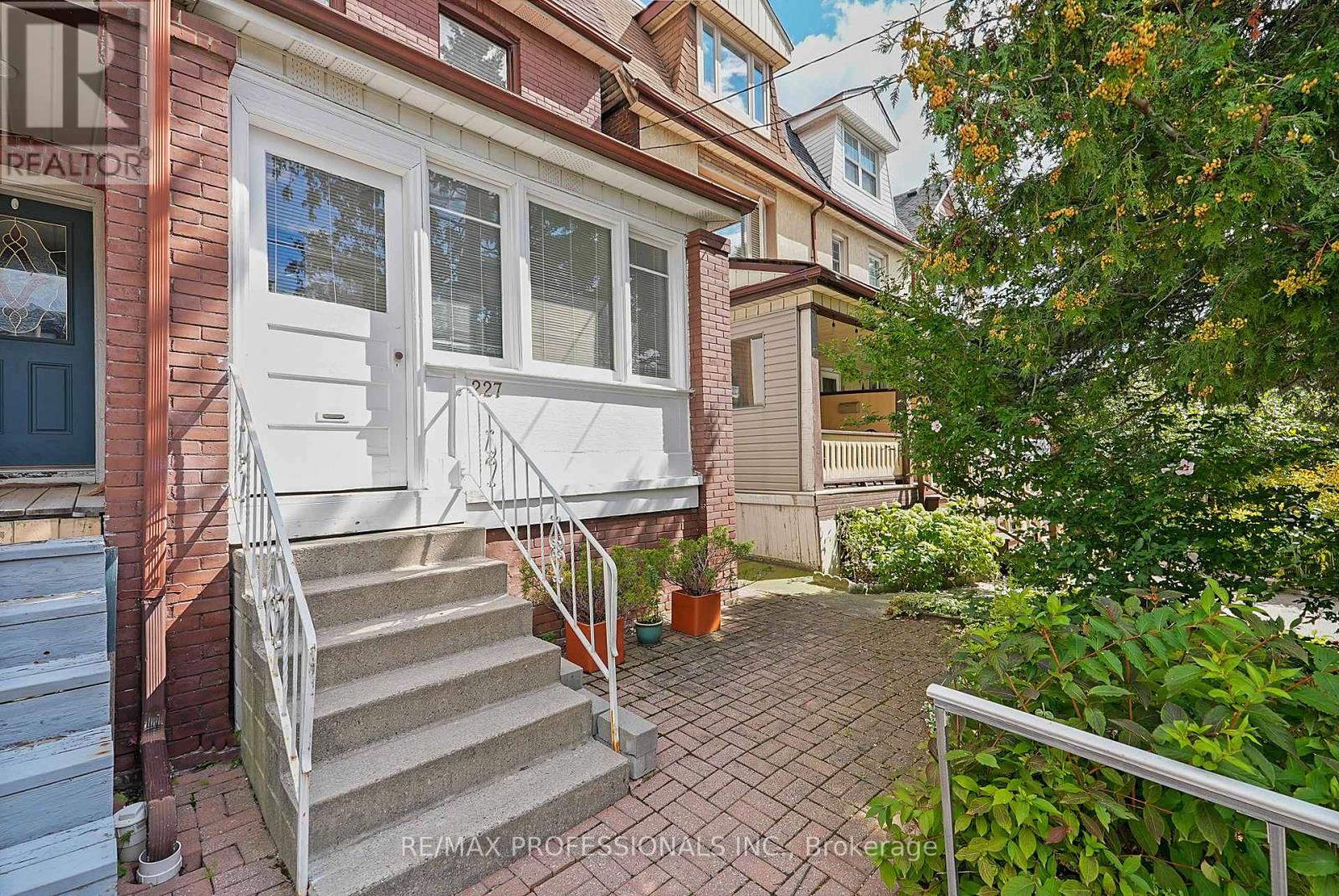 227 MONTROSE AVENUE