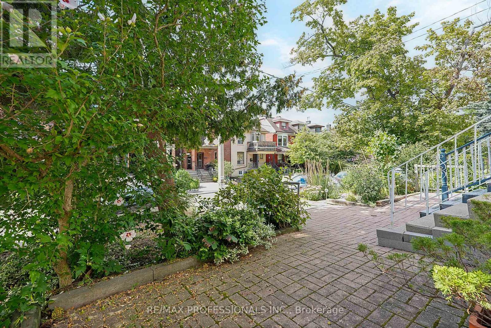 227 MONTROSE AVENUE