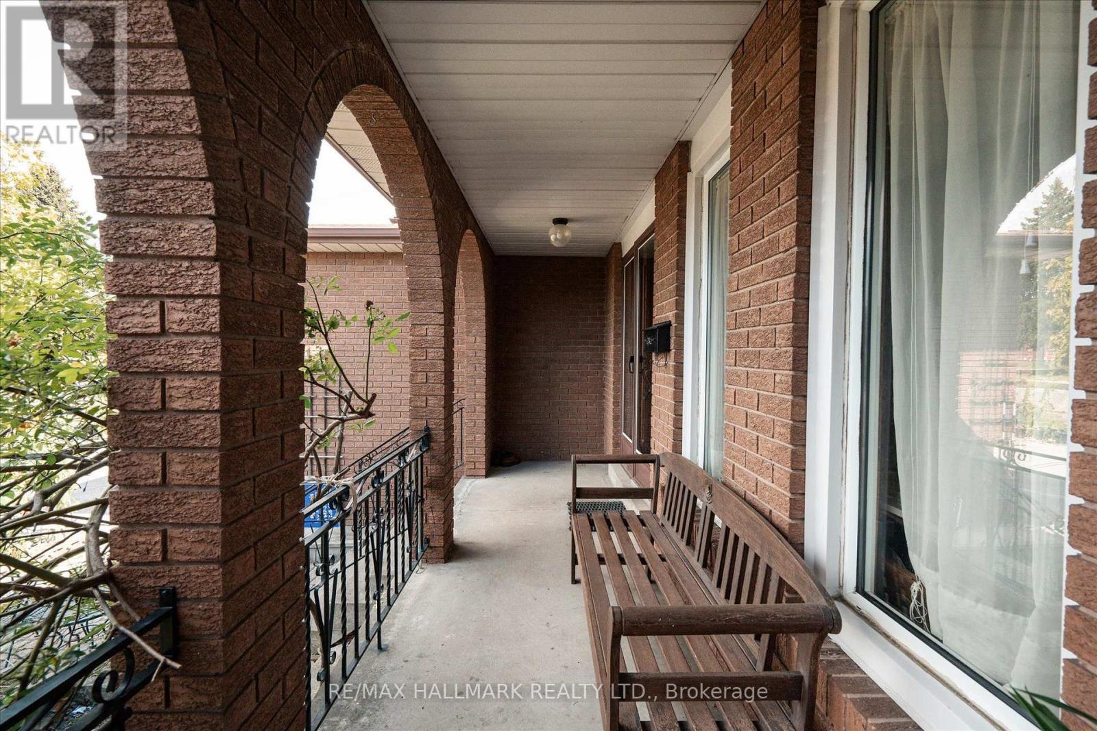 16 ASCOLDA BOULEVARD