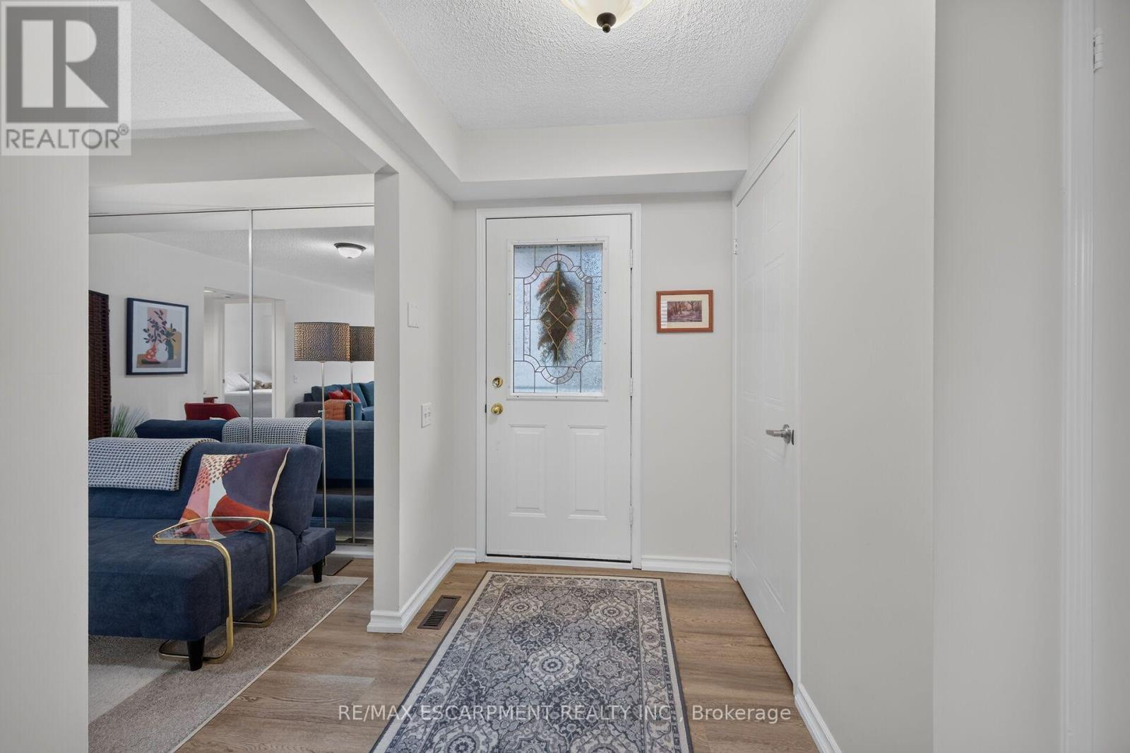 376 SILVERBIRCH BOULEVARD