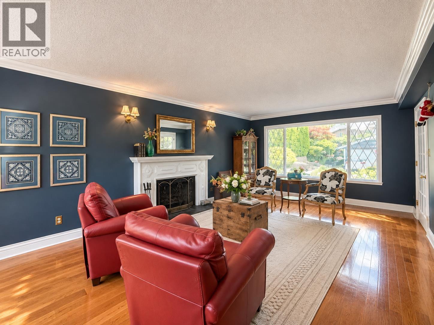 2718 BYRON PLACE