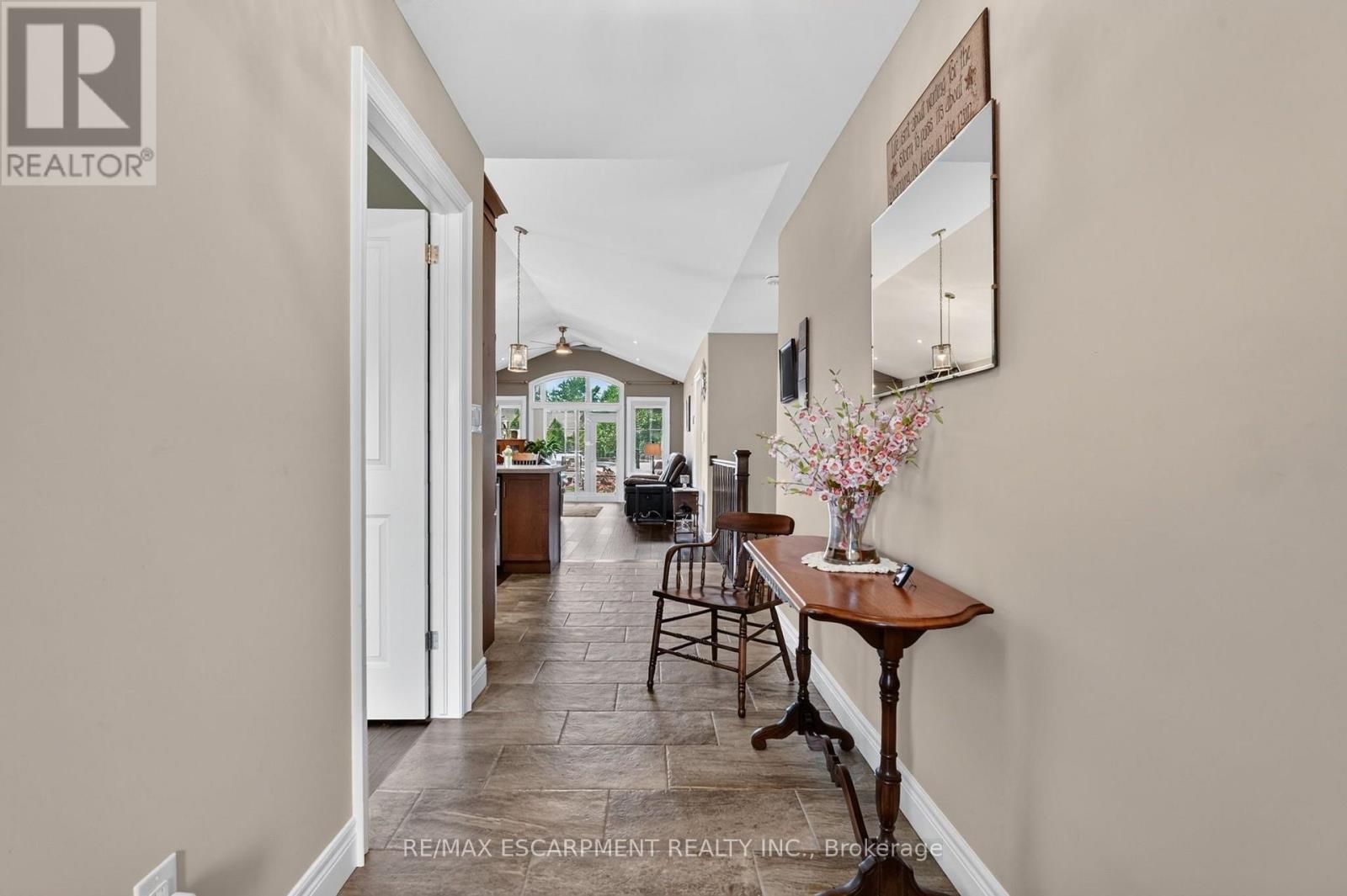 25 RICHARD CRESCENT