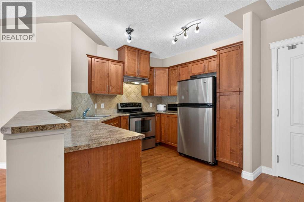 305, 30 Discovery Ridge Close SW