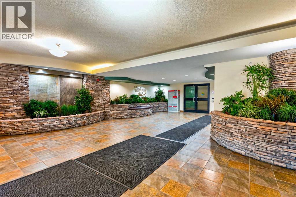 305, 30 Discovery Ridge Close SW