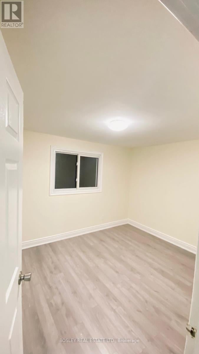 508 PINETREE CRESCENT