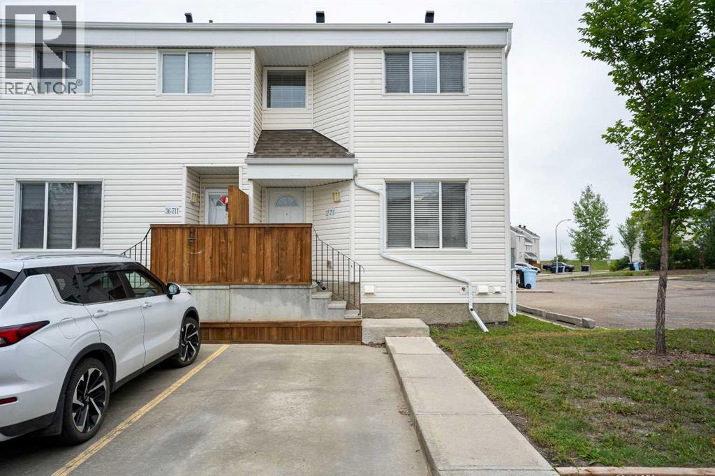 37, 711 BEACON HILL DRIVE, FORT MCMURRAY, AB T9H 3R5 - Image 3862338527.jpeg?d=l