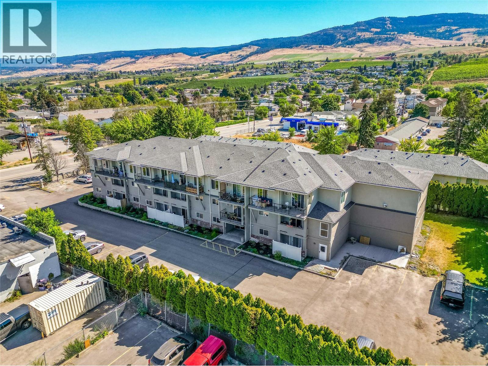 205 Highway 33 E