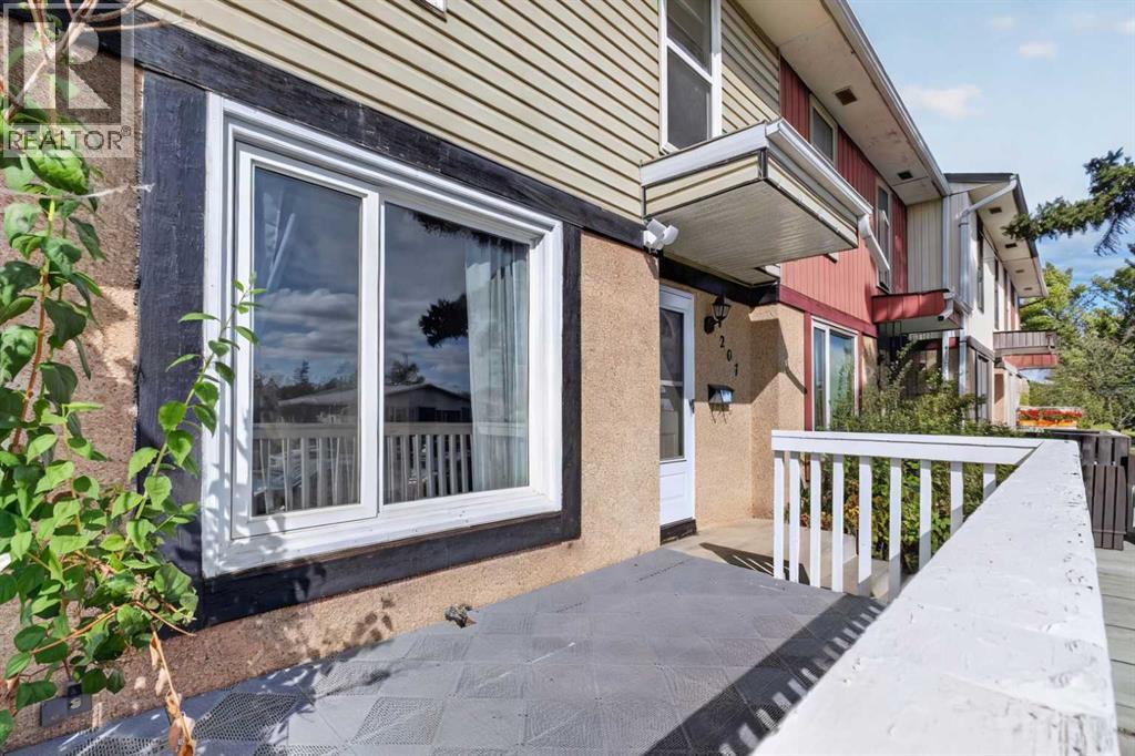 207 Penworth Drive SE