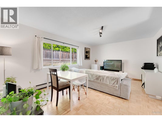 8607 Selkirk St, Vancouver, BC 3