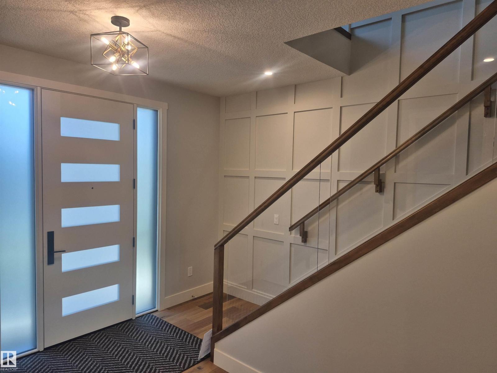 9515 75 AV NW
