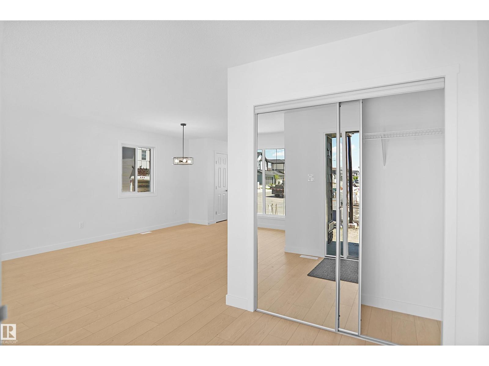 7319 181 AV NW