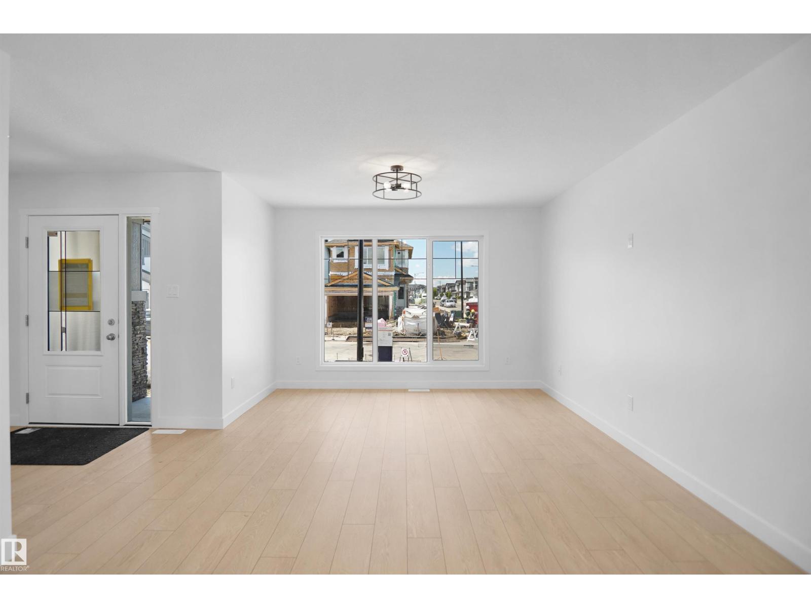 7319 181 AV NW