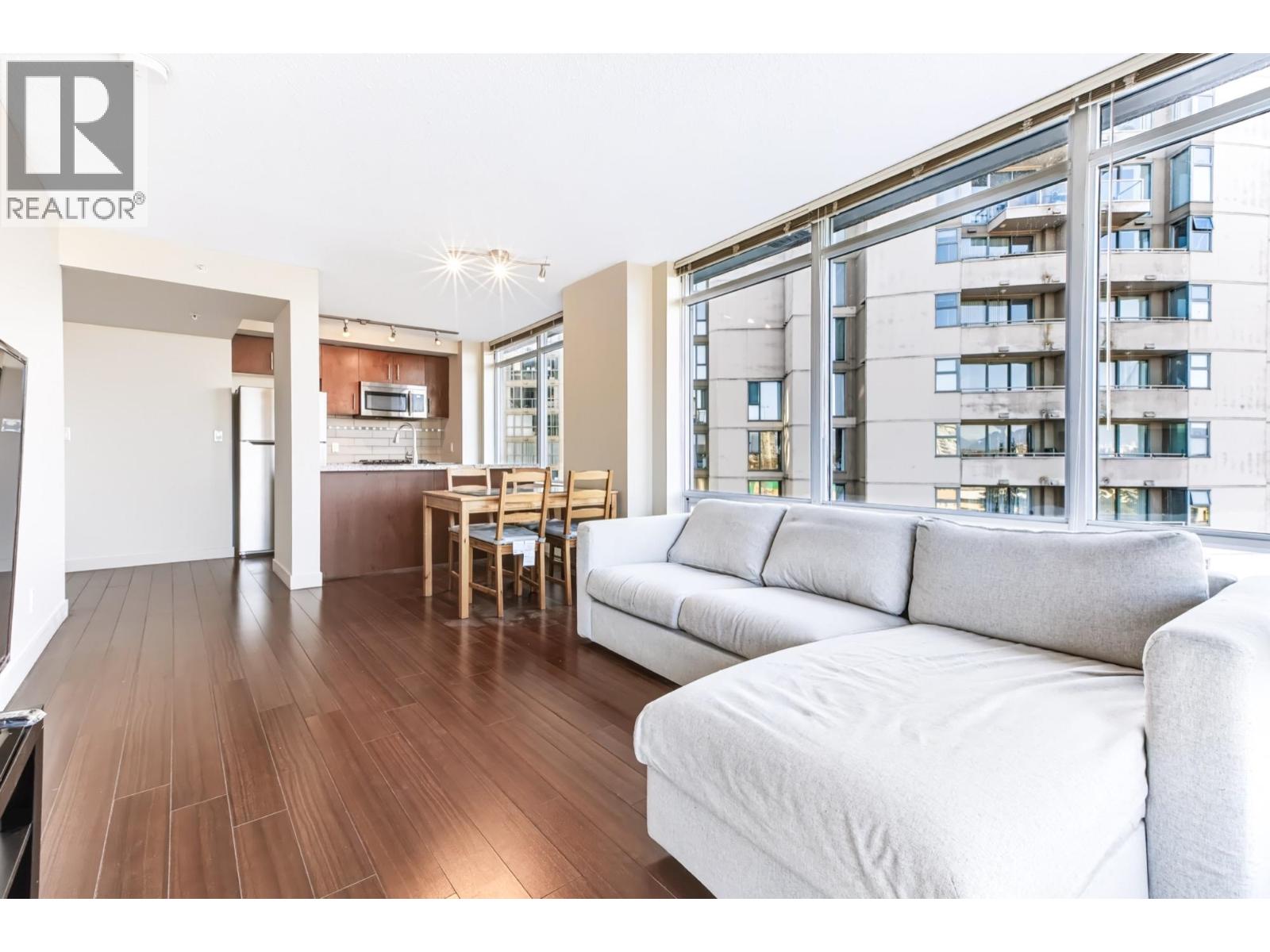804 8280 LANSDOWNE ROAD