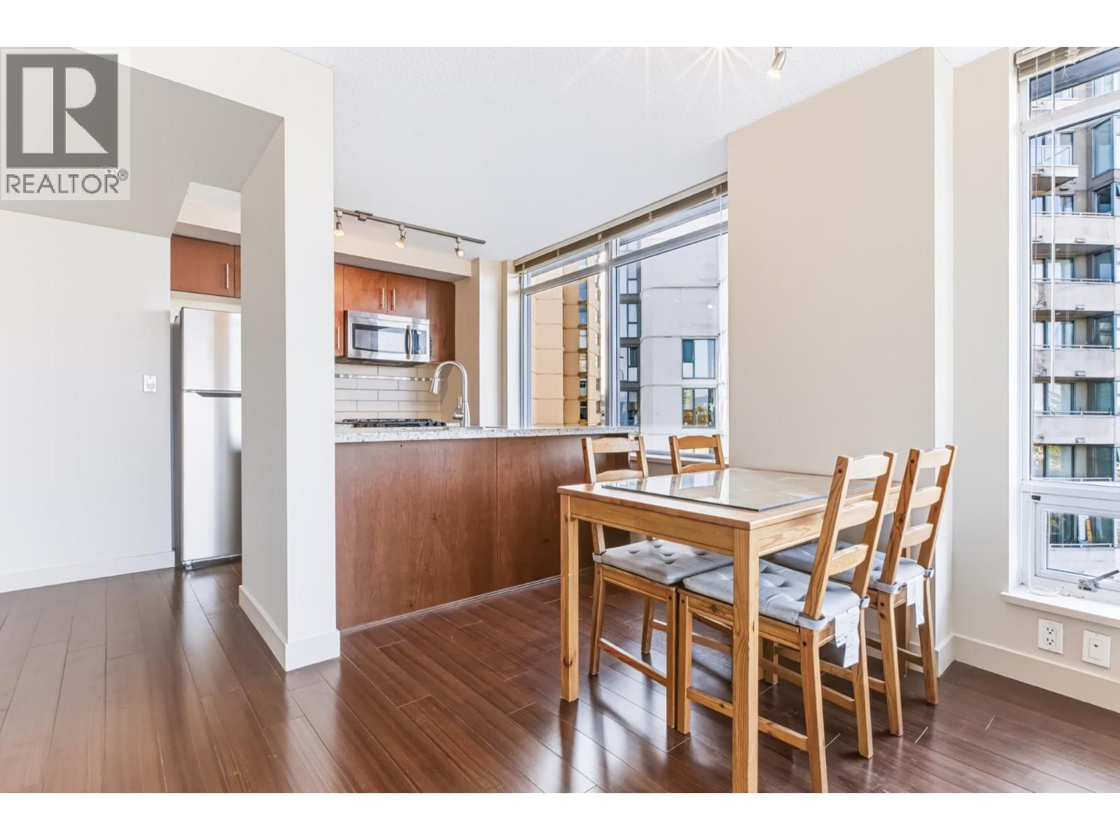 804 8280 LANSDOWNE ROAD