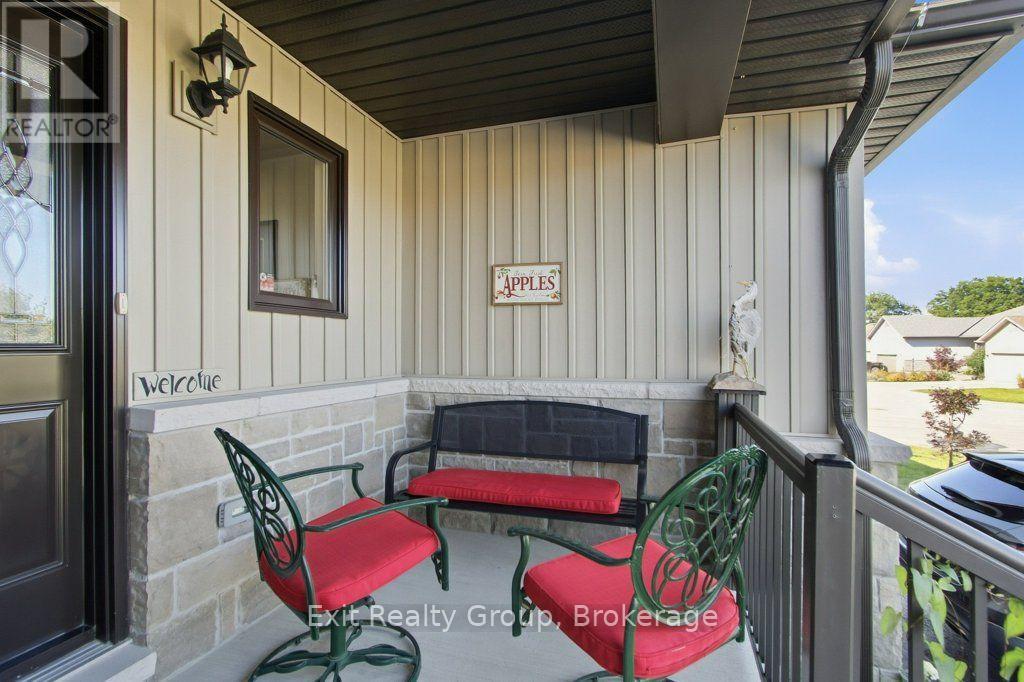 83 CONGER DRIVE - Photo 3