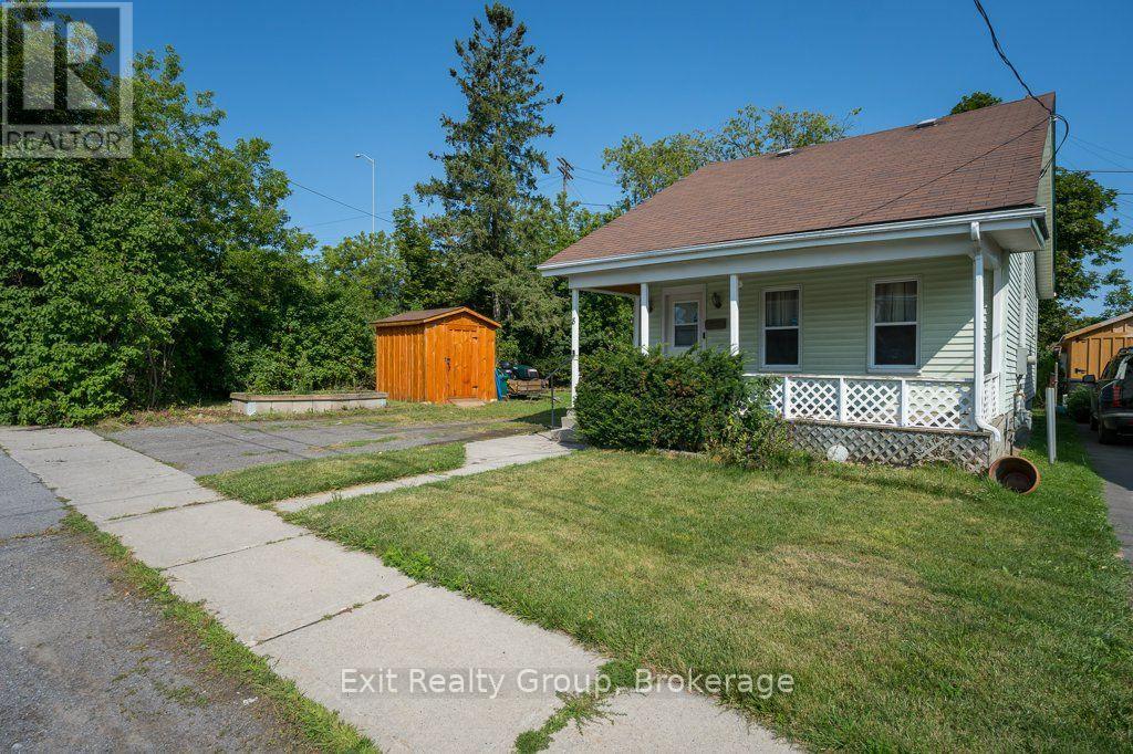 8 RIDLEY STREET E - Photo 2