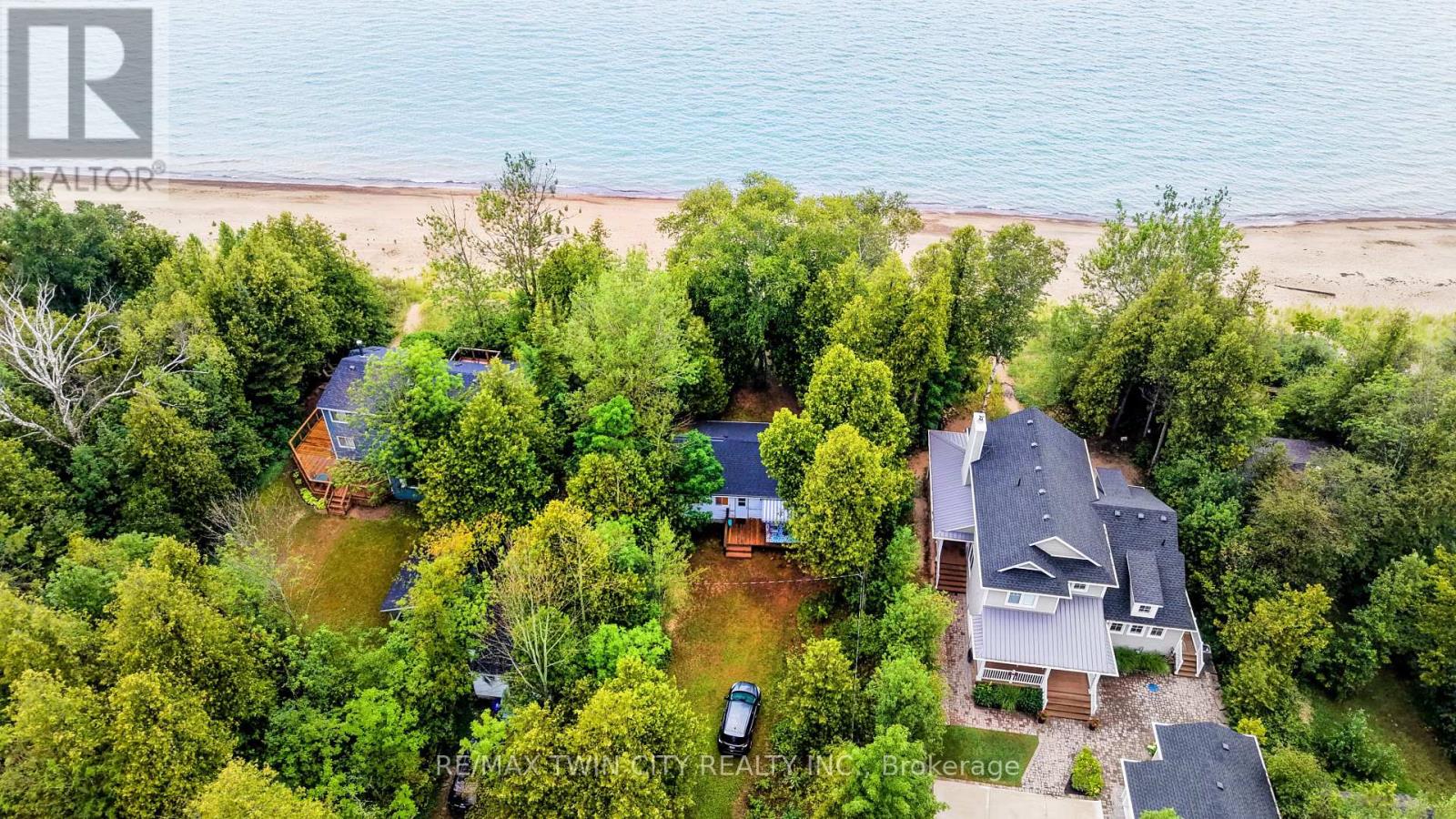 757 VICTORIA ROAD