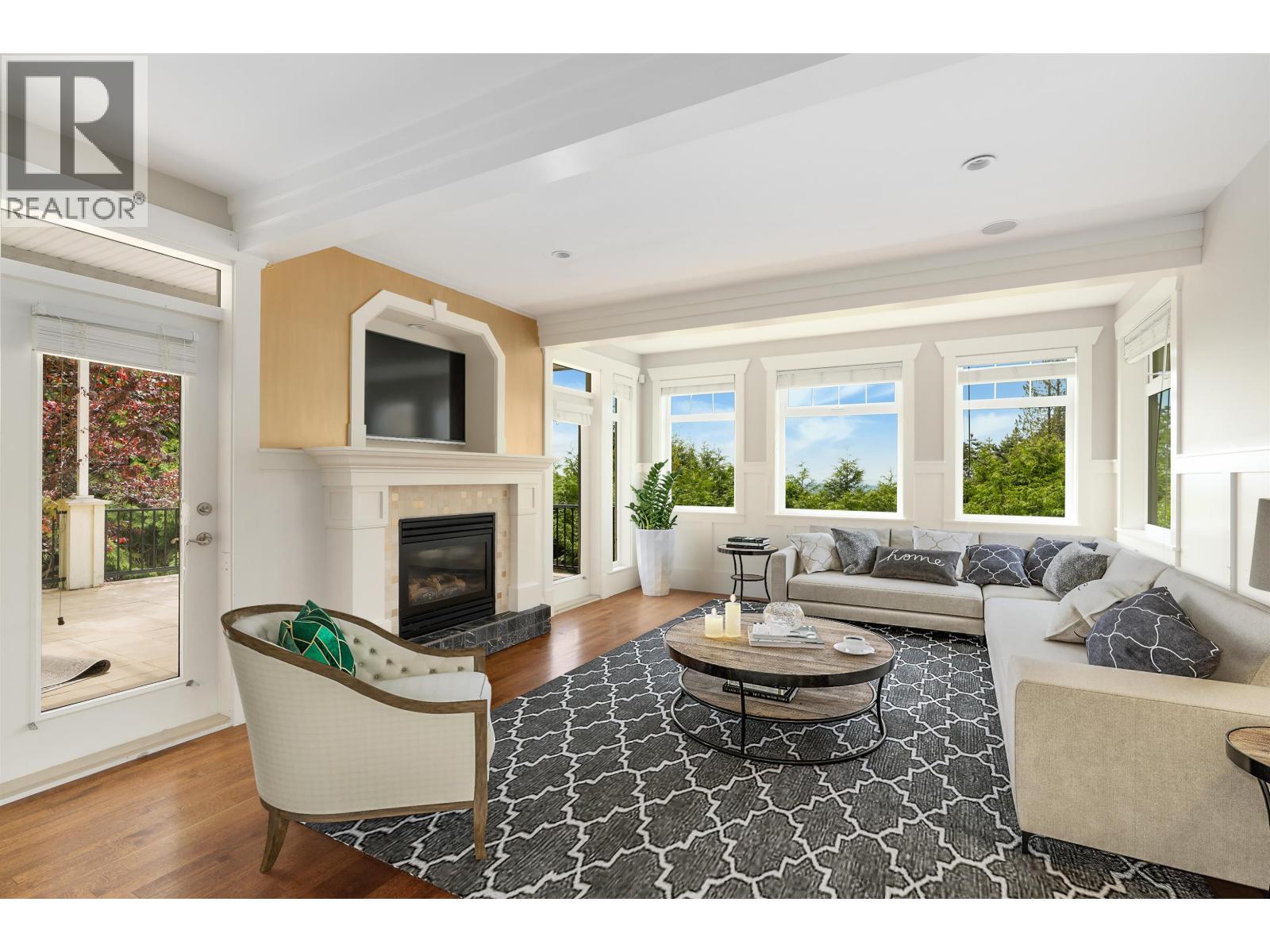1109 HIGHLAND DRIVE