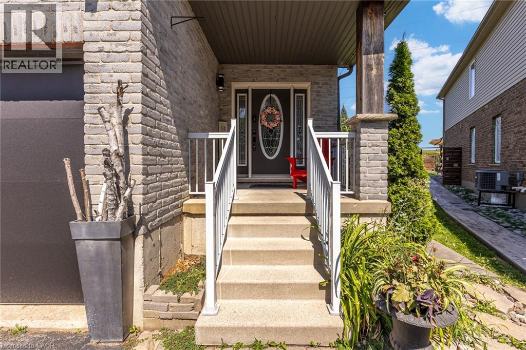 944 PARKVALE Court