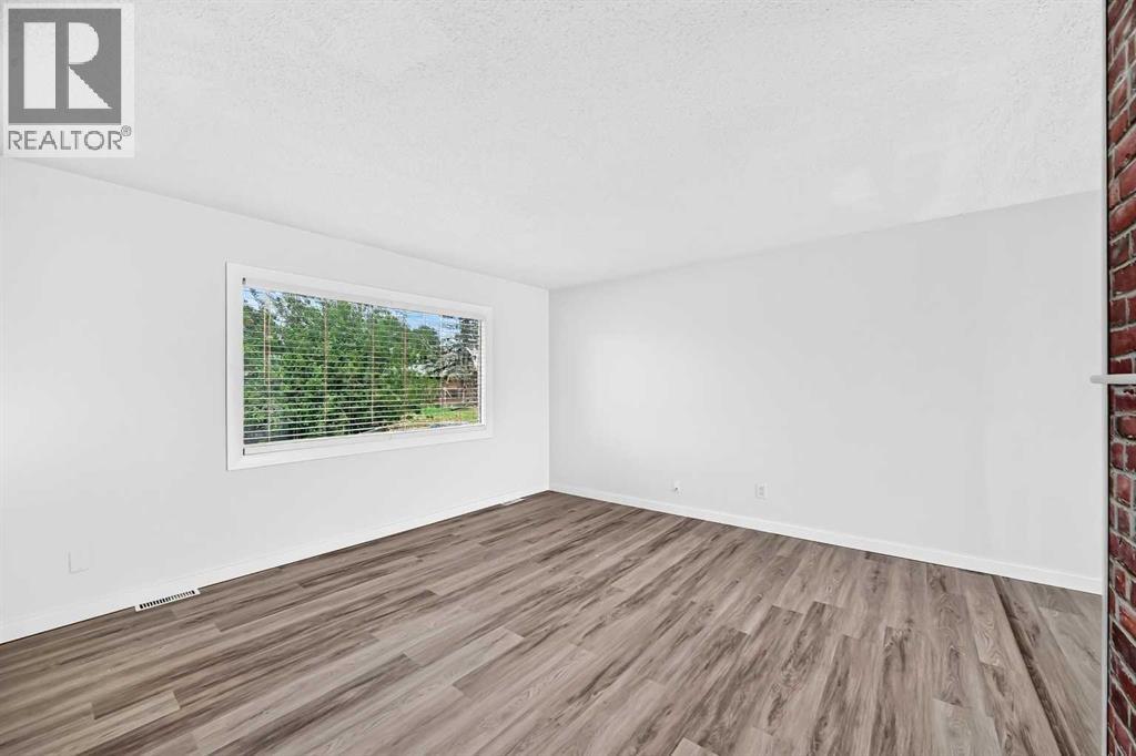 2016 46 Street SE