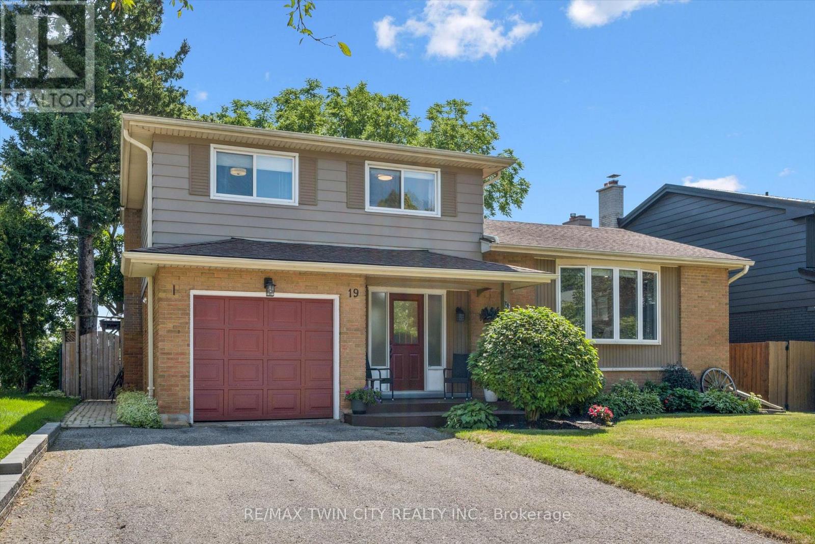 19 MCGARRY DRIVE