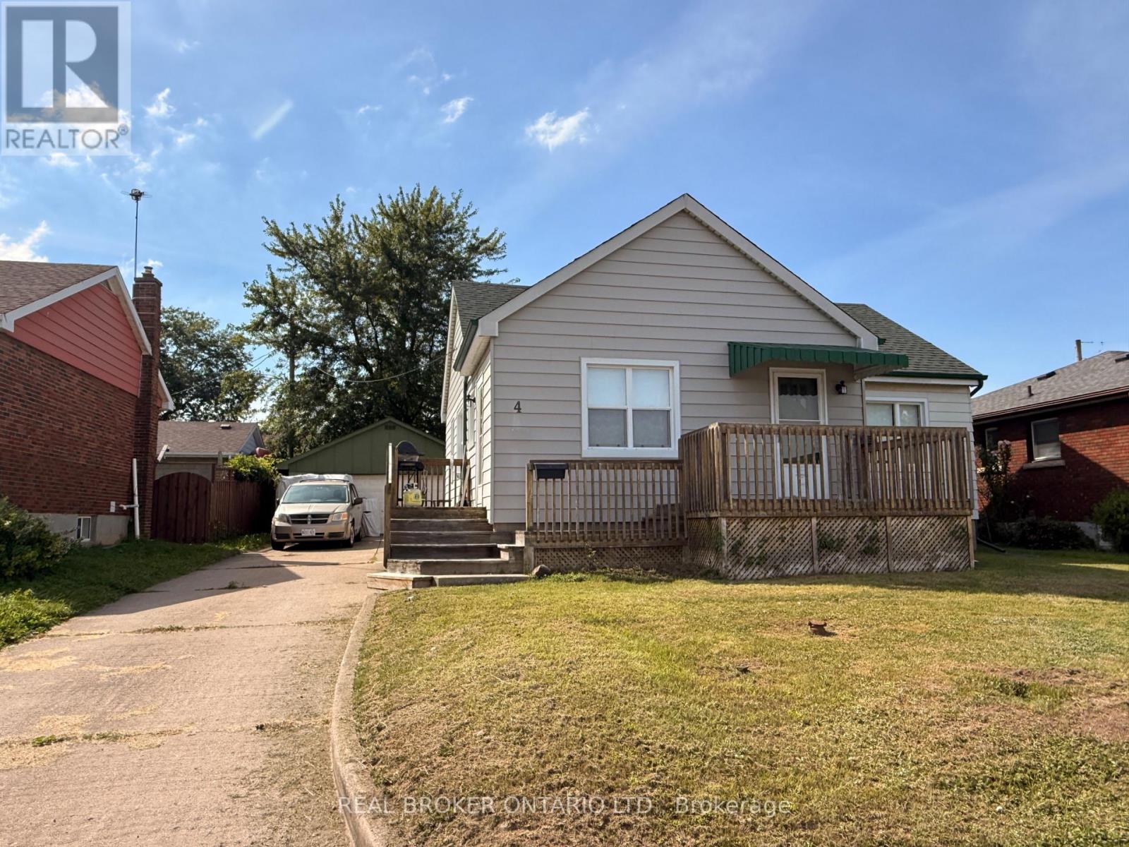 4 CONLON CRESCENT