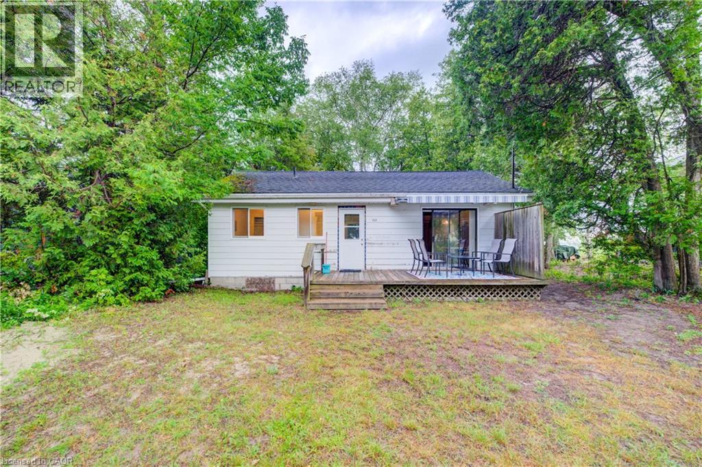 757 VICTORIA Road