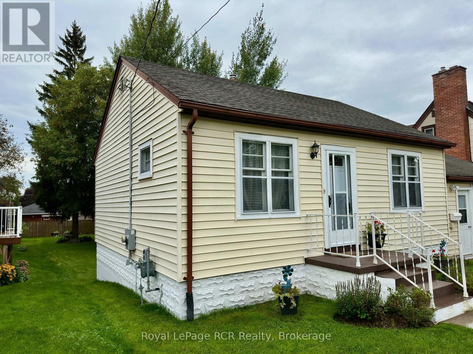 563 9TH STREET