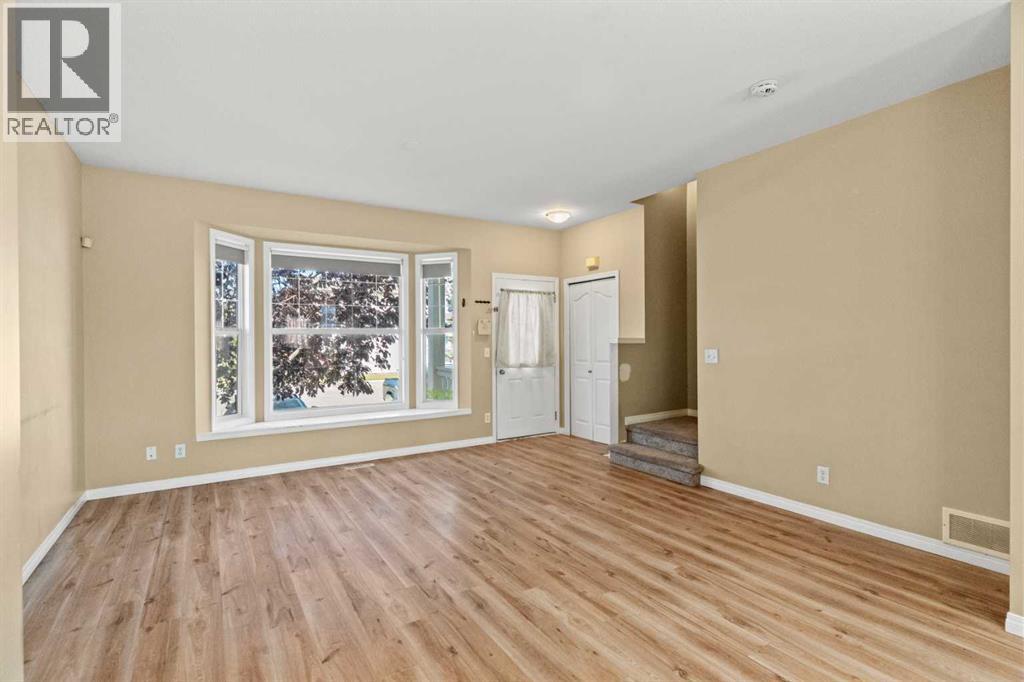 904, 703 Luxstone Square SW