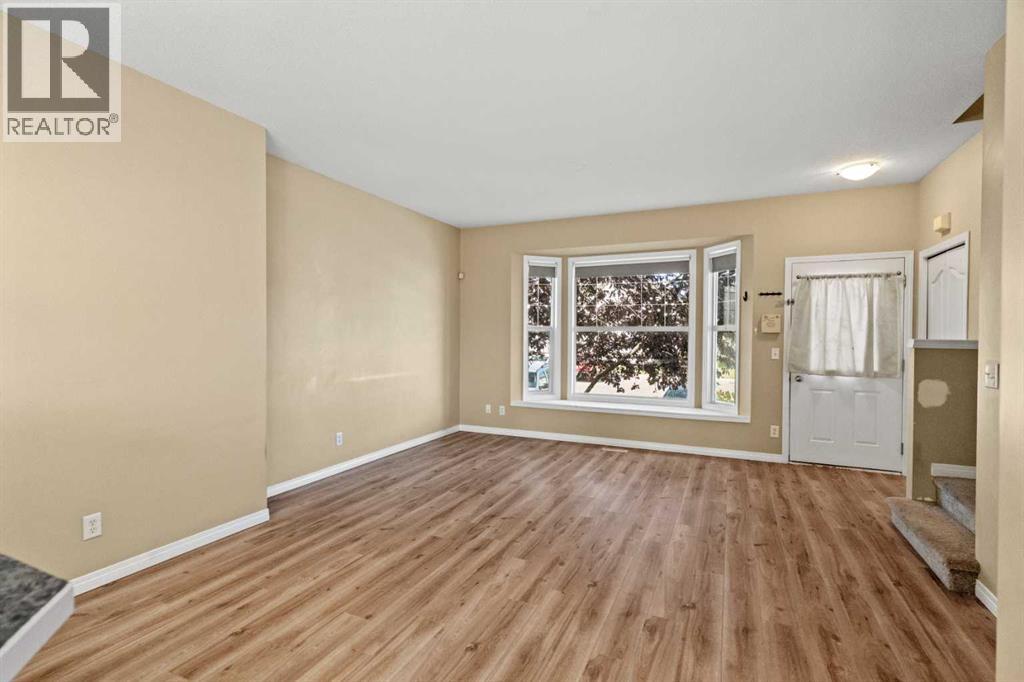 904, 703 Luxstone Square SW