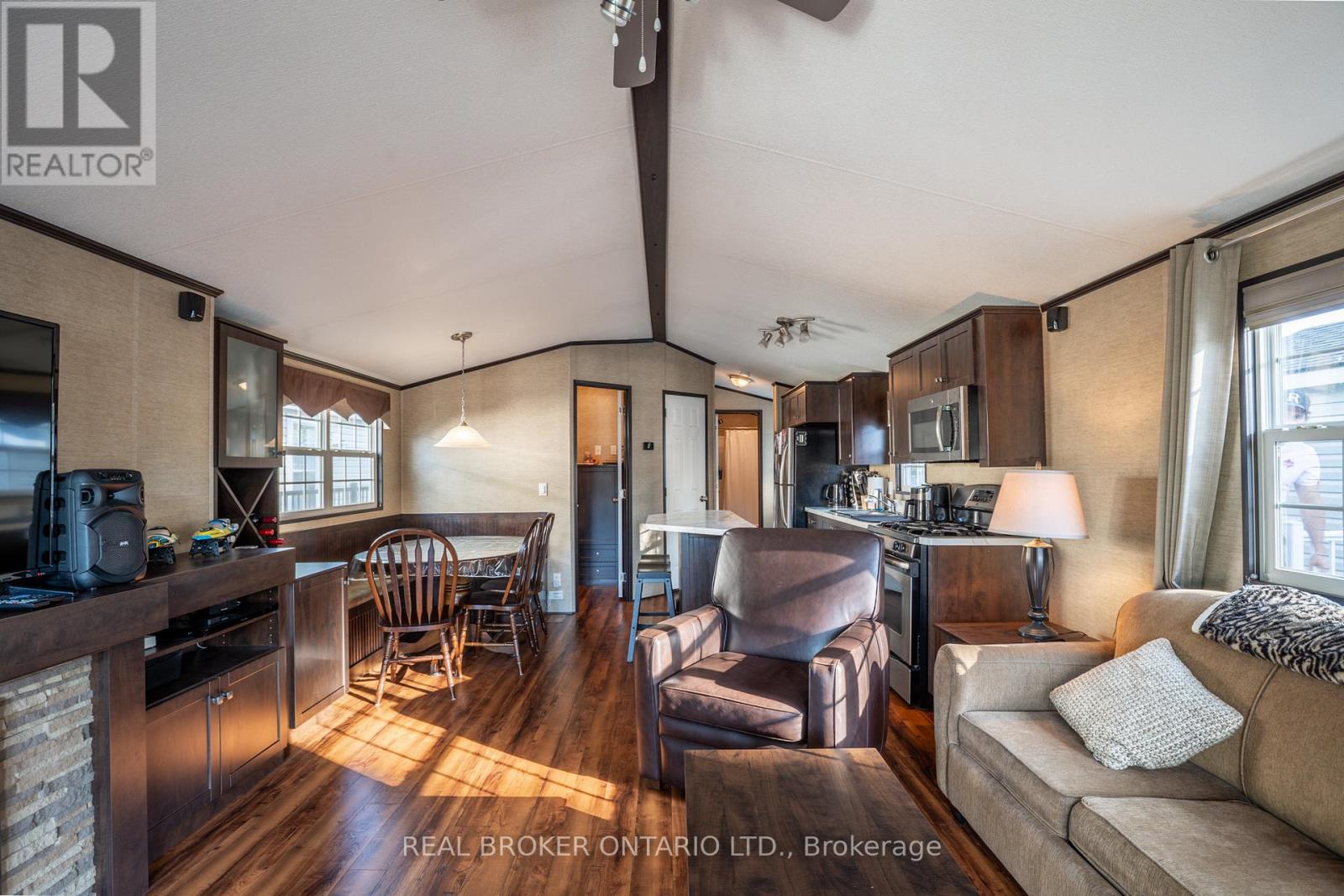 16 - 1082 SHAMROCK MARINA ROAD