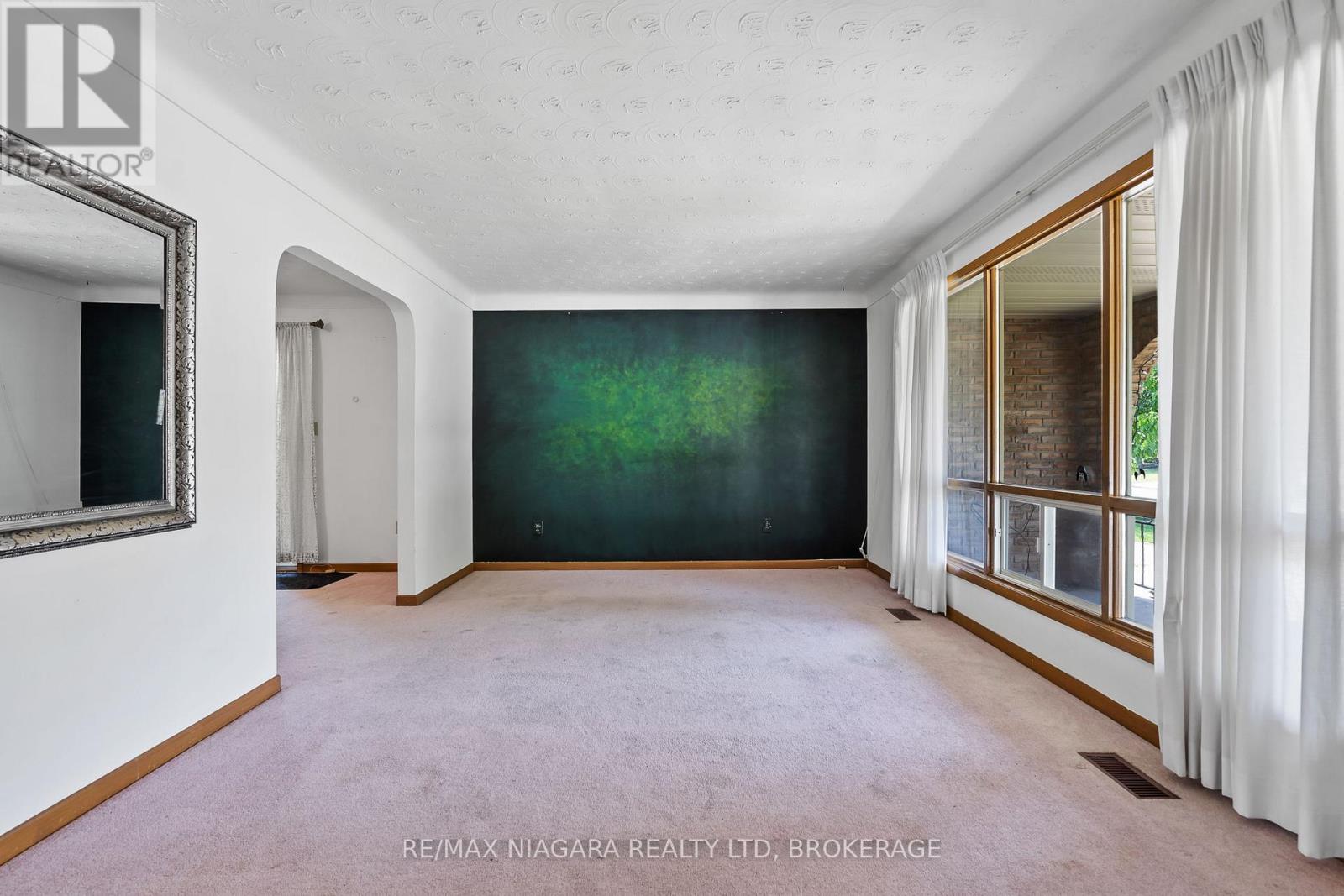 26 FORSTER AVENUE