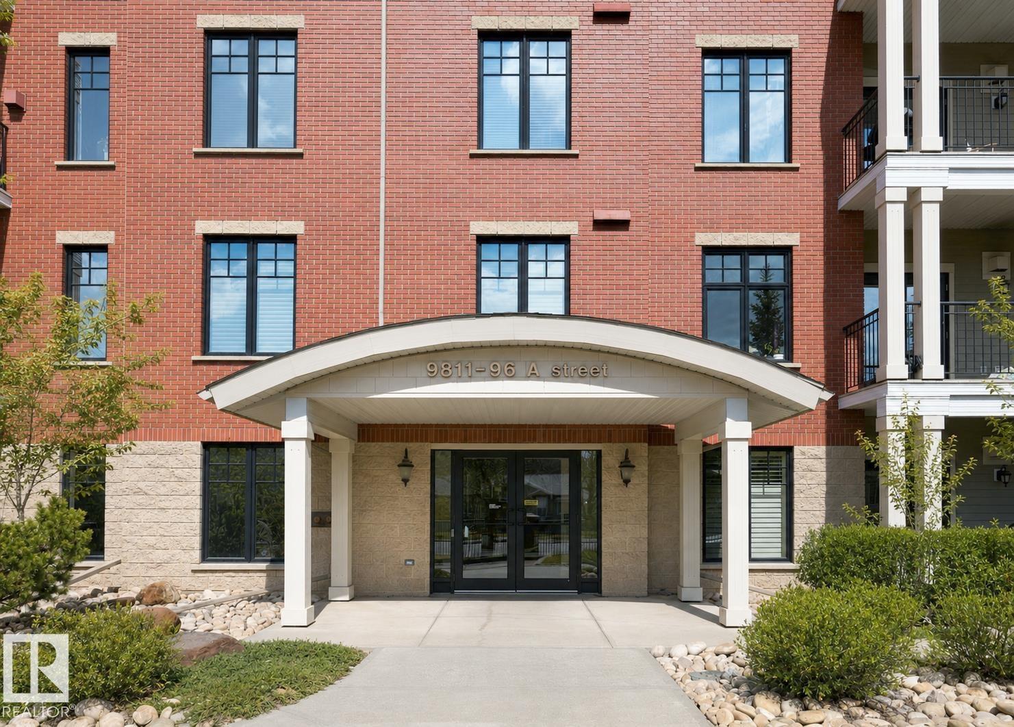 #209 9811 96A ST NW