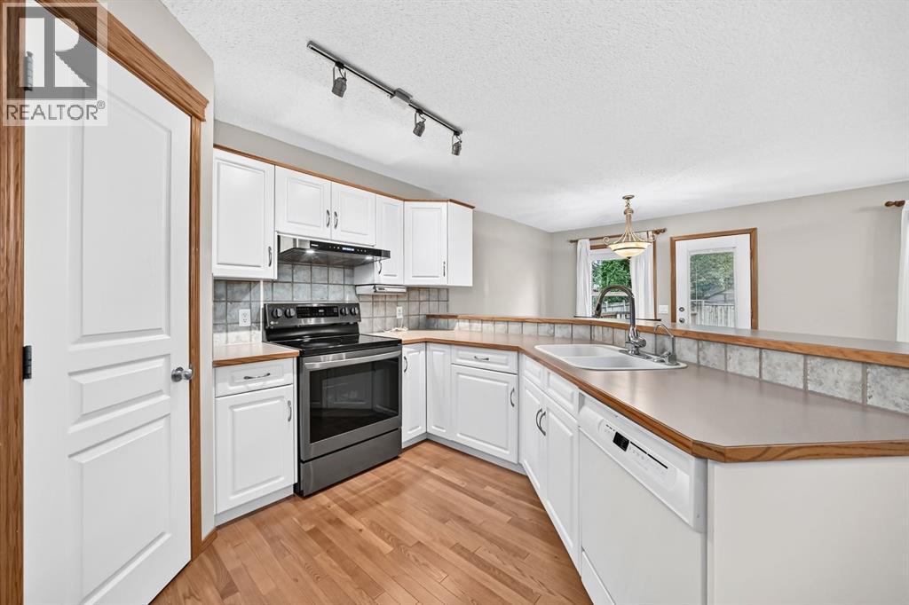 234 Somerglen Way SW