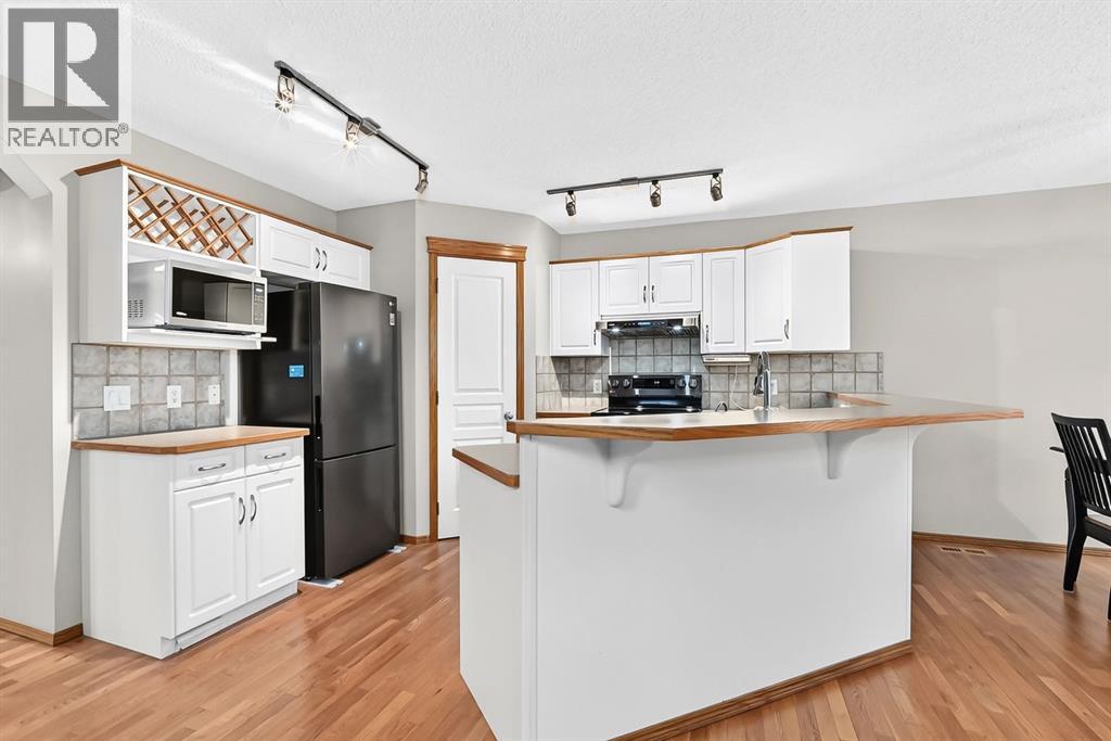 234 Somerglen Way SW