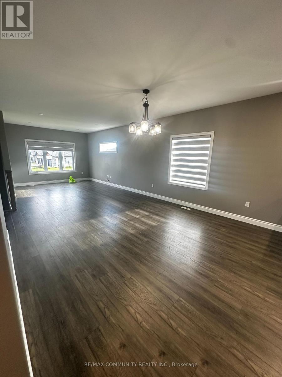 10 REDWOOD DRIVE