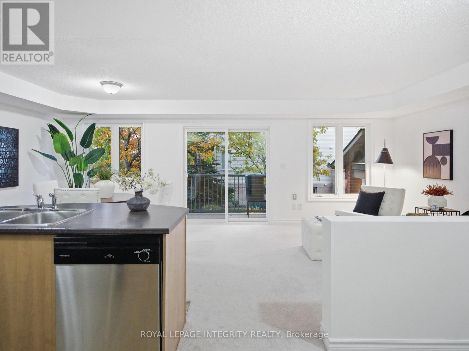 3 - 545 STONEFIELD PRIVATE