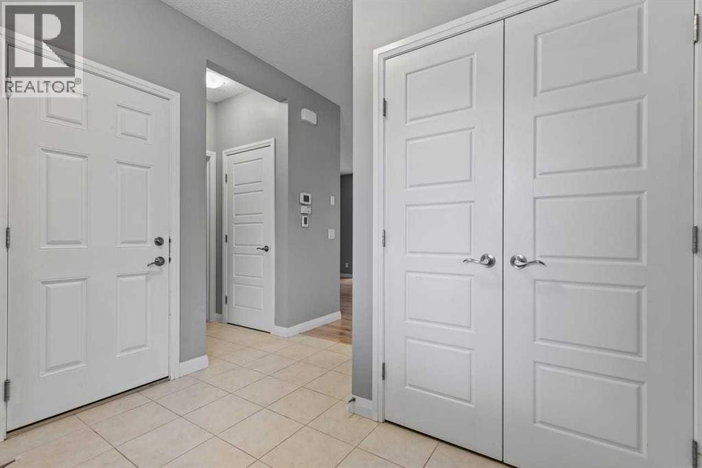 14 Kingfisher Crescent SE