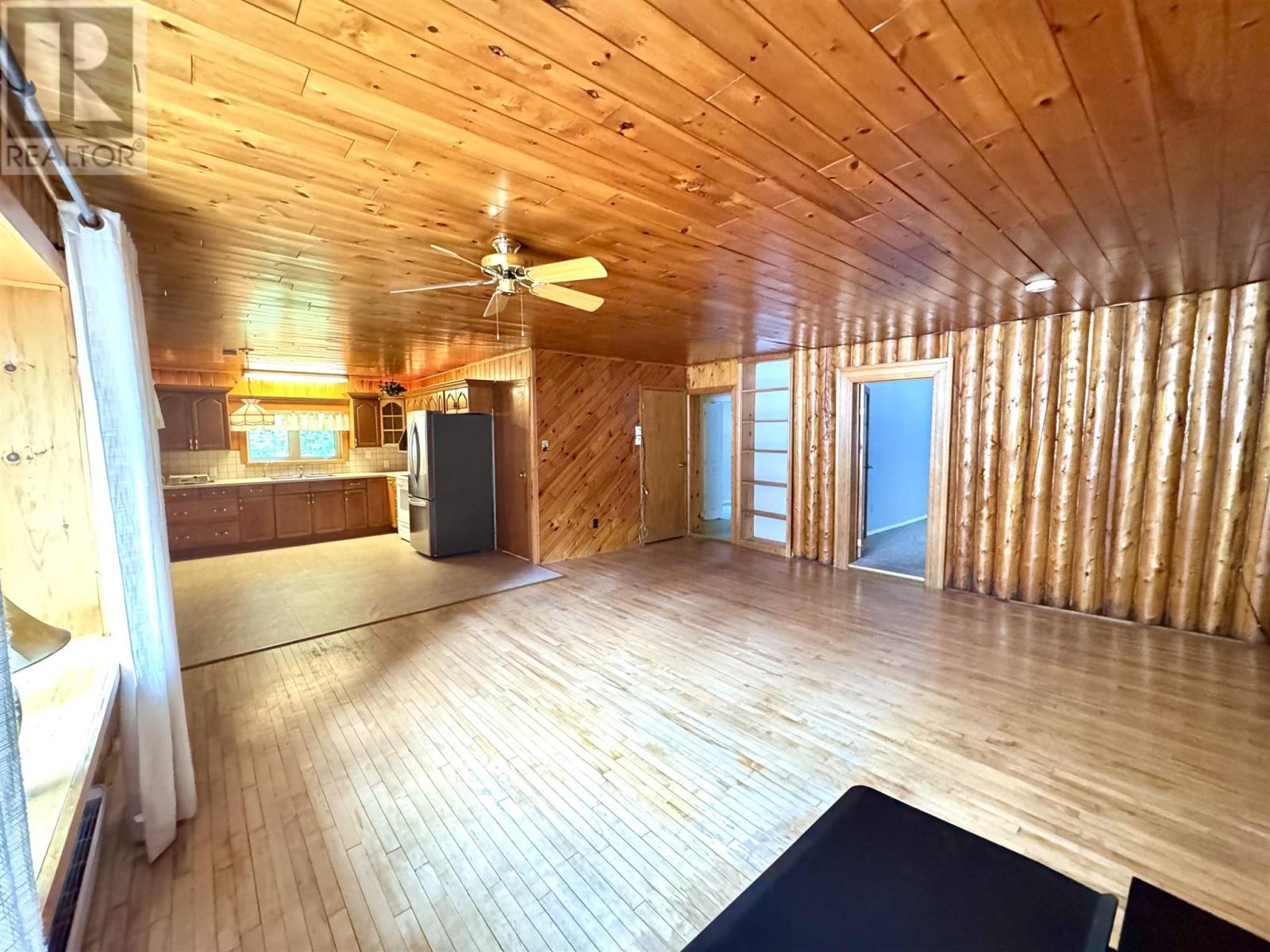 523 Lyndale RD - Photo 3