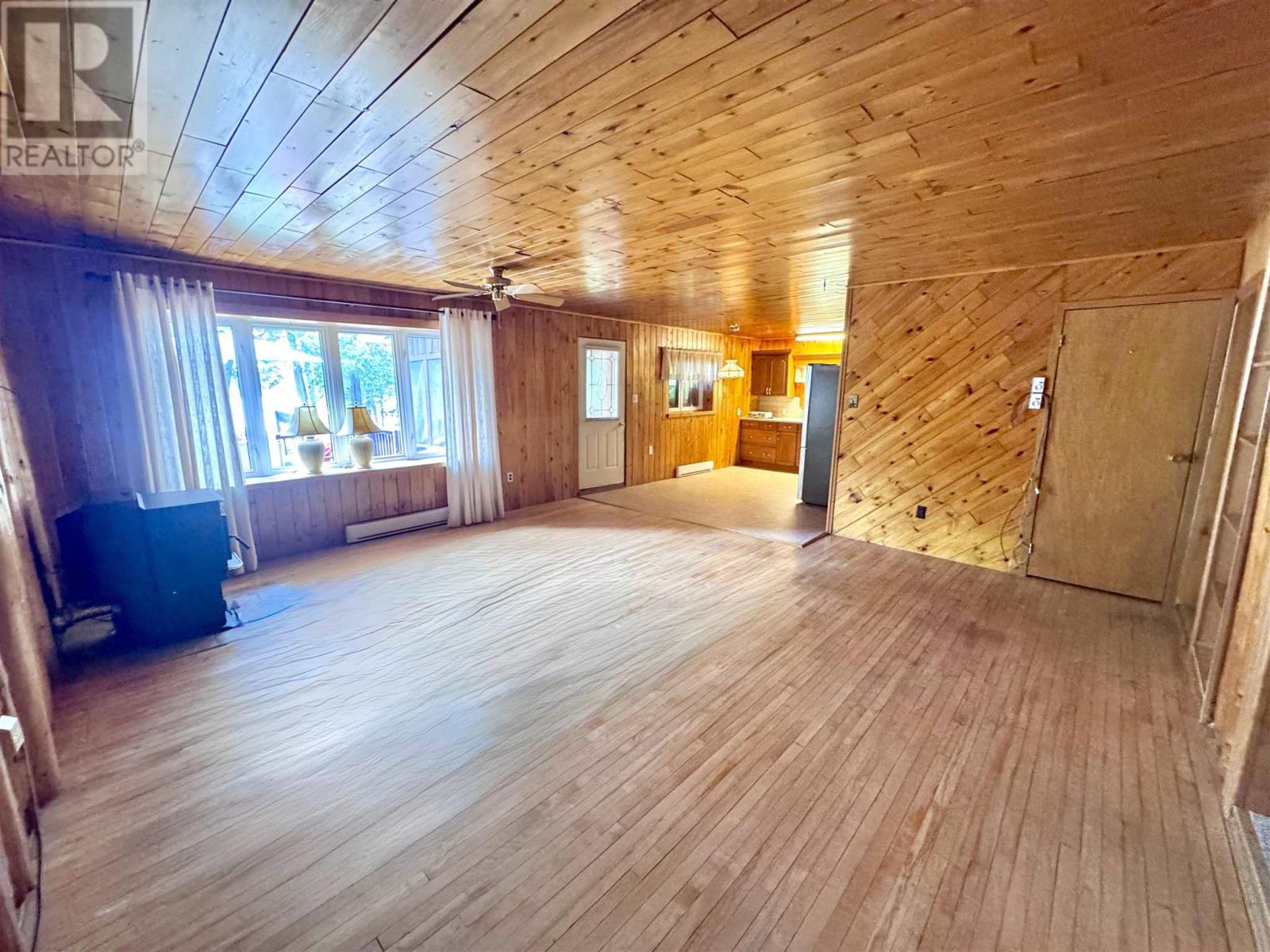 523 Lyndale RD - Photo 4