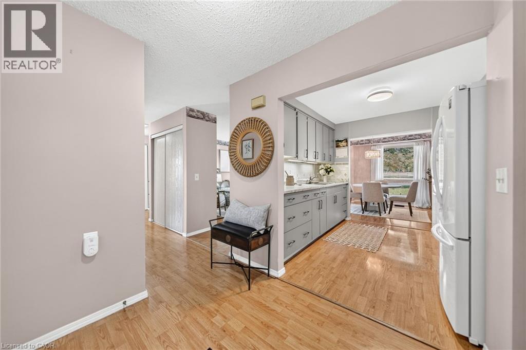 700 ERINBROOK Drive Unit# 4