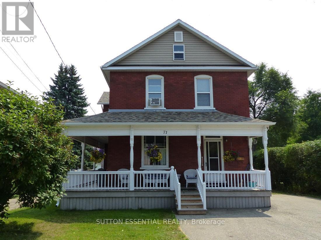 71 RUSSELL STREET E