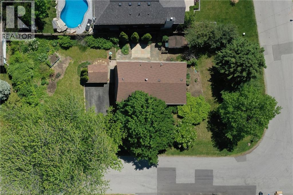 1304 AVON Crescent