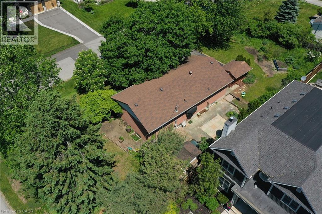 1304 AVON Crescent
