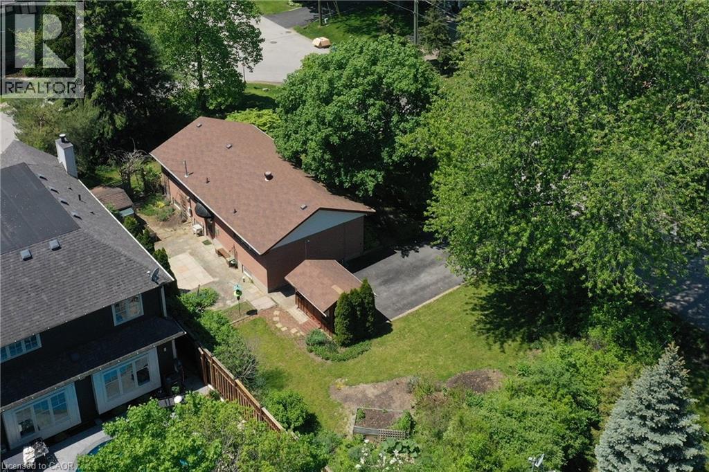 1304 AVON Crescent