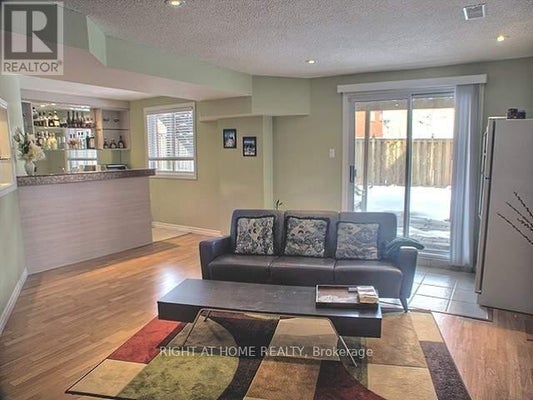5260 Floral Hill Cres, Mississauga (East Credit), ON 2