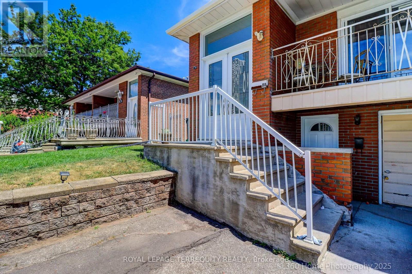 88 CENTRAL PARKWAY W